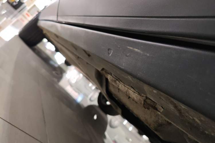 Used Volkswagen T-ROC 2025 Facelifted 280TSI DSG Two-Wheel Drive Time Edition Left Side Sill