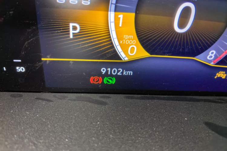 Used Volkswagen T-ROC 2025 280TSI DSG Two-Wheel Drive Time Edition Odometer Close Up