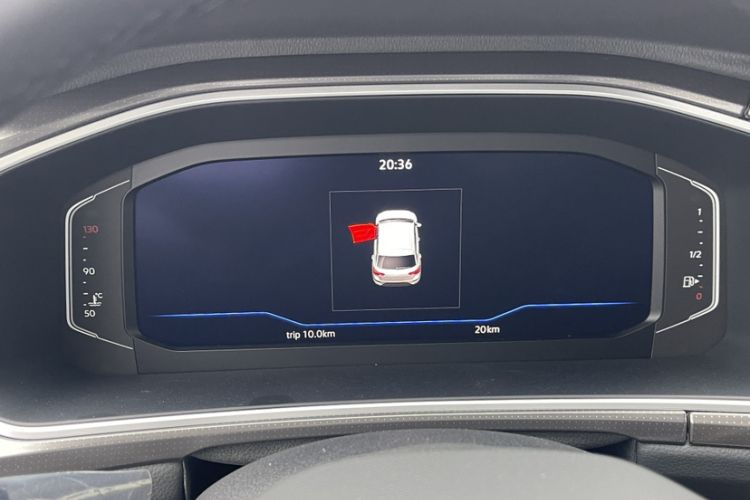 Used Volkswagen T-ROC 2025 Facelift Model 2 300TSI DSG Two-Wheel Drive Xingguang Edition Odometer Close Up