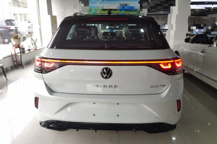 Used Volkswagen T-ROC 2025 Facelift Model 2 300TSI DSG Two-Wheel Drive Xingguang Edition Rear