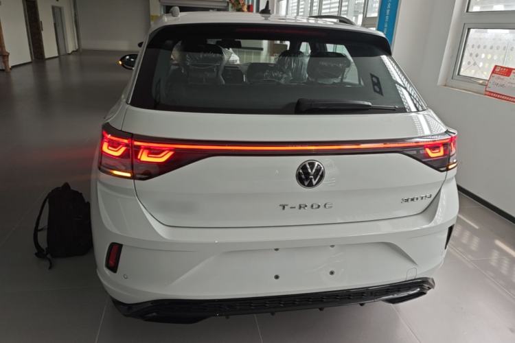 Used Volkswagen T-ROC 2025 Facelift Model 2 300TSI DSG Two-Wheel Drive Chenguang Edition Rear