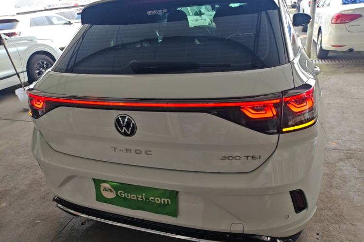 Used Volkswagen T-ROC 2025 Facelifted 300TSI DSG Two-Wheel-Drive Chen Guang Edition Rear