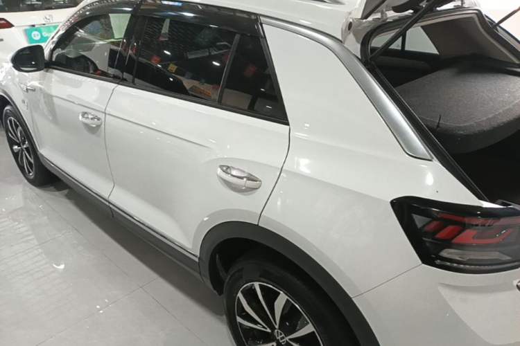 Used Volkswagen T-ROC 2025 280TSI DSG Two-Wheel Drive Time Edition Rear Left 45 Deg