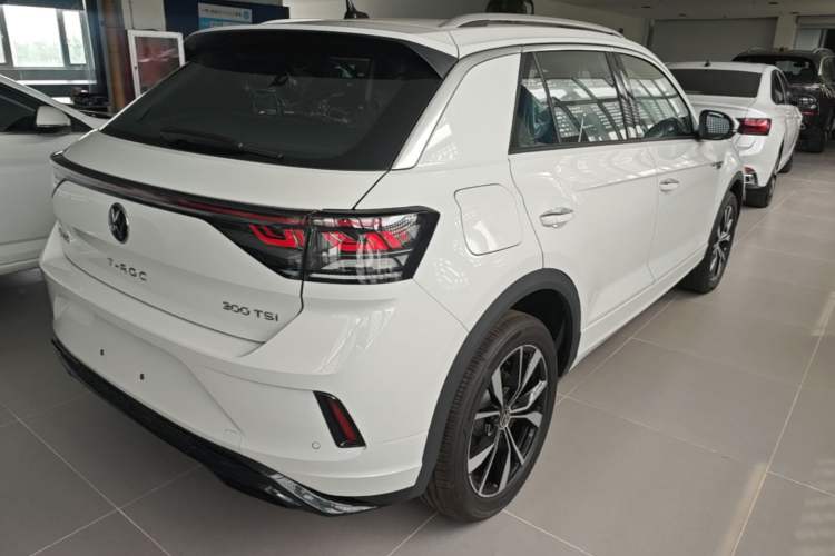 Used Volkswagen T-ROC 2025 Facelift Model 2 300TSI DSG Two-Wheel Drive Chenguang Edition Rear Right 45 Deg