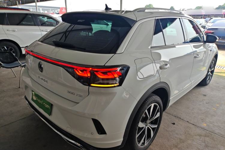 Used Volkswagen T-ROC 2025 Facelifted 300TSI DSG Two-Wheel-Drive Chen Guang Edition Rear Right 45 Deg