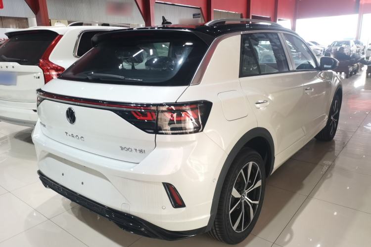 Used Volkswagen T-ROC 2025 Facelift Model 2 300TSI DSG Two-Wheel Drive Xingguang Edition Rear Right 45 Deg