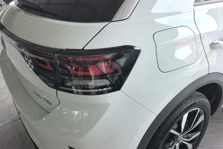 Used Volkswagen T-ROC 2025 300TSI DSG Two-Wheel Drive Chen Guang Edition Rear Right 45 Deg