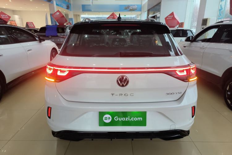 Used Volkswagen T-ROC 2025 Facelift Model 2 300TSI DSG Two-Wheel Drive Chenguang Edition Rear