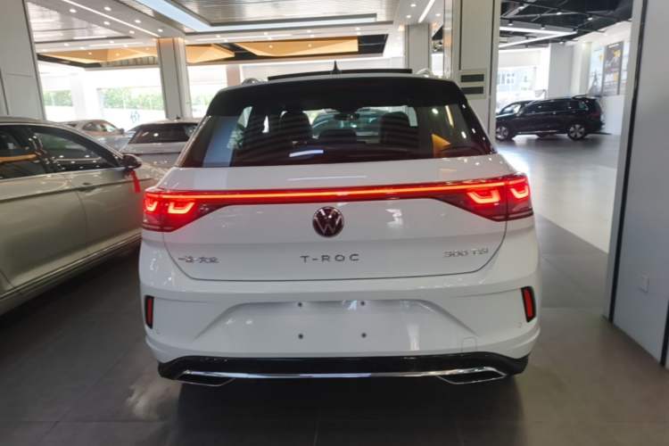 Used Volkswagen T-ROC 2025 300TSI DSG Two-Wheel Drive Chen Guang Edition Rear