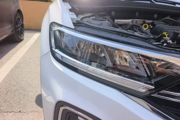 Used Volkswagen T-ROC 2025 280TSI DSG Two-Wheel Drive Time Edition Right Front Headlight