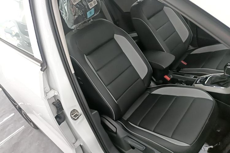 Used Volkswagen T-ROC 2025 Facelift Model 2 280TSI DSG Two-Wheel Drive Shiguang Edition Right Front Seat
