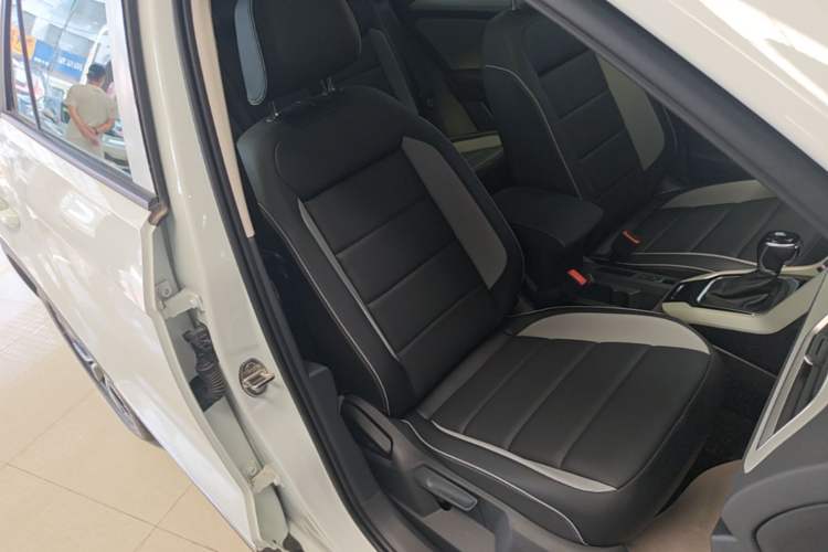 Used Volkswagen T-ROC 2025 Facelift Model 2 280TSI DSG Two-Wheel Drive Shiguang Edition Right Front Seat