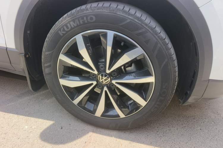 Used Volkswagen T-ROC 2025 280TSI DSG Two-Wheel Drive Time Edition Right Front Wheel Hub