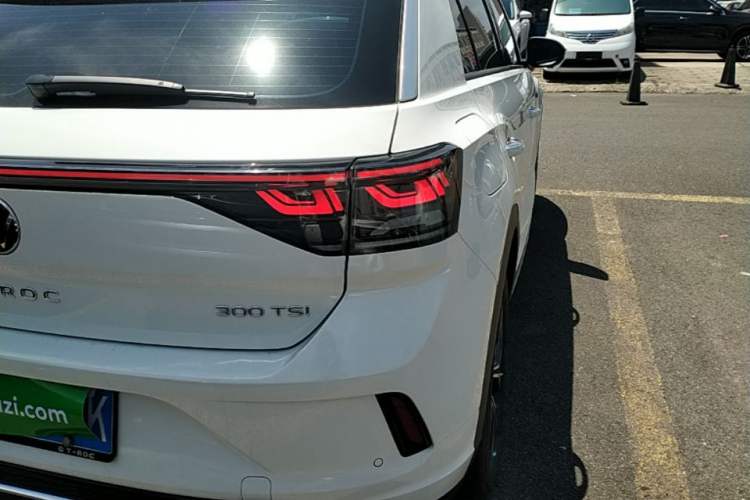Used Volkswagen T-ROC 2025 300TSI DSG Two-Wheel Drive Chen Guang Edition Right Rear Taillight