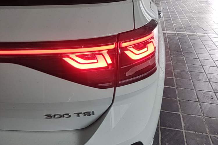 Used Volkswagen T-ROC 2025 300TSI DSG Two-Wheel Drive Starlight Edition Right Rear Taillight