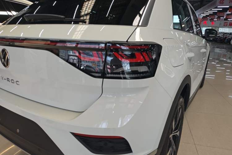 Used Volkswagen T-ROC 2025 Facelift Model 2 280TSI DSG Two-Wheel Drive Shiguang Edition Right Rear Taillight