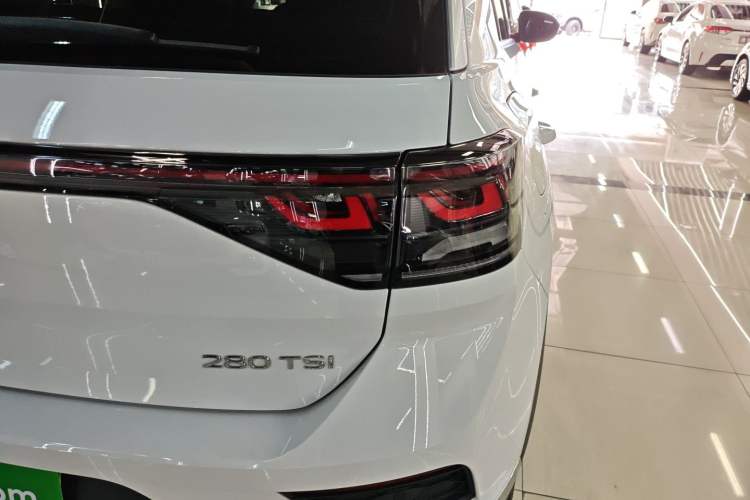 Used Volkswagen T-ROC 2025 Facelifted 280TSI DSG Two-Wheel Drive Time Edition Right Rear Taillight