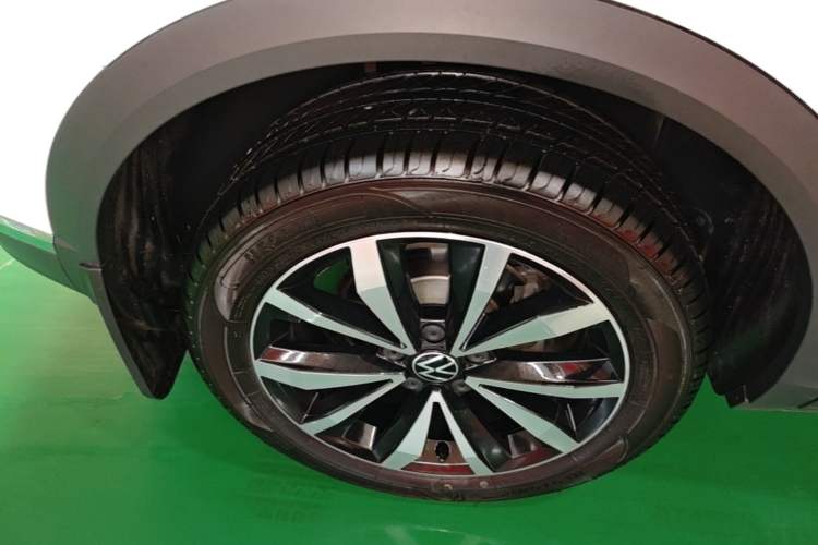 Used Volkswagen T-ROC 2025 280TSI DSG Two-Wheel Drive Time Edition Right Rear Wheel Hub