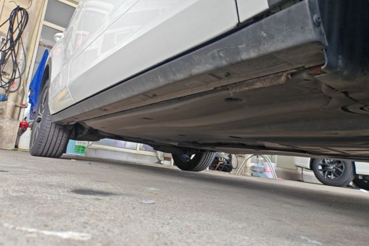 Used Volkswagen T-ROC 2025 Facelifted 300TSI DSG Two-Wheel-Drive Chen Guang Edition Right Side Sill