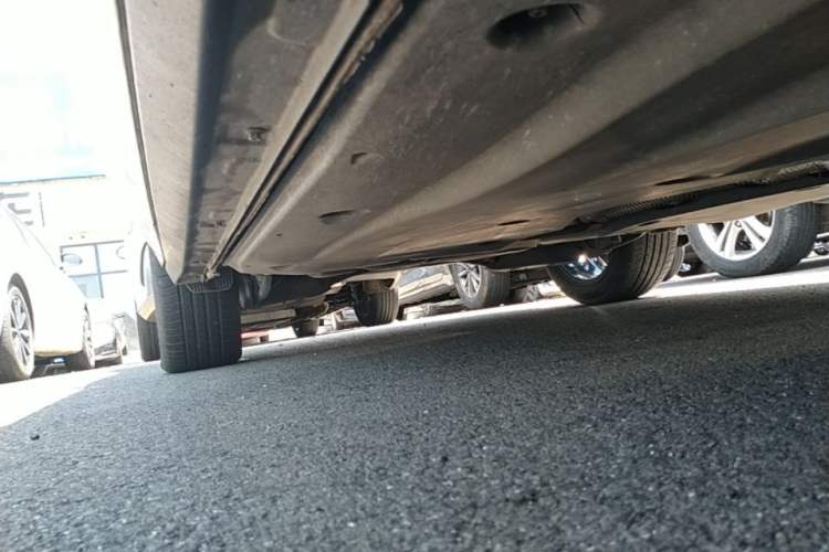 Used Volkswagen T-ROC 2025 300TSI DSG Two-Wheel Drive Chen Guang Edition Right Side Sill