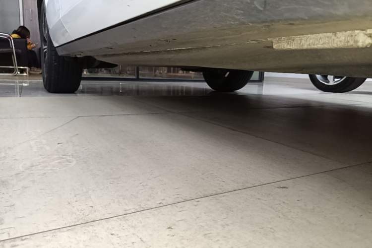 Used Volkswagen T-ROC 2025 300TSI DSG Two-Wheel Drive Chen Guang Edition Right Side Sill