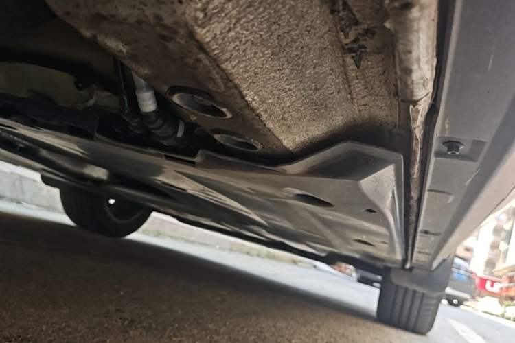 Used Volkswagen T-ROC 2025 300TSI DSG Two-Wheel Drive Chen Guang Edition Right Side Sill