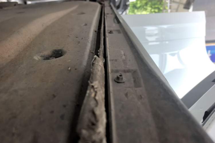 Used Volkswagen T-ROC 2025 300TSI DSG Two-Wheel Drive Chen Guang Edition Right Side Sill