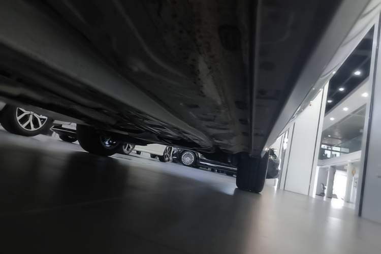 Used Volkswagen T-ROC 2025 300TSI DSG Two-Wheel Drive Chen Guang Edition Right Side Sill