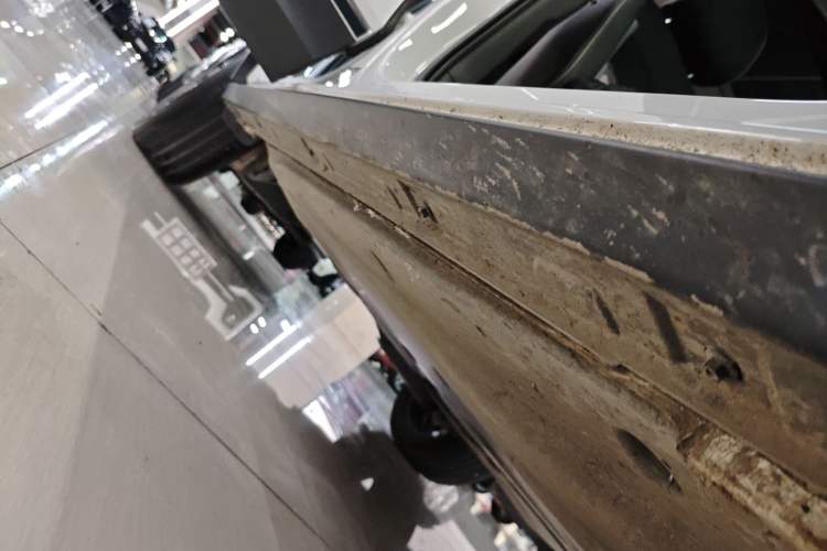 Used Volkswagen T-ROC 2025 Facelifted 280TSI DSG Two-Wheel Drive Time Edition Right Side Sill