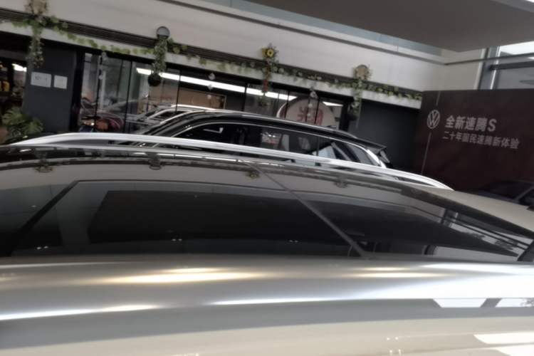 Used Volkswagen T-ROC 2025 Facelift Model 2 280TSI DSG Two-Wheel Drive Shiguang Edition Roof
