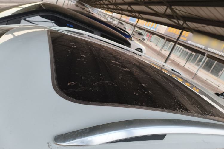 Used Volkswagen T-ROC 2025 300TSI DSG Two-Wheel Drive Chen Guang Edition Roof