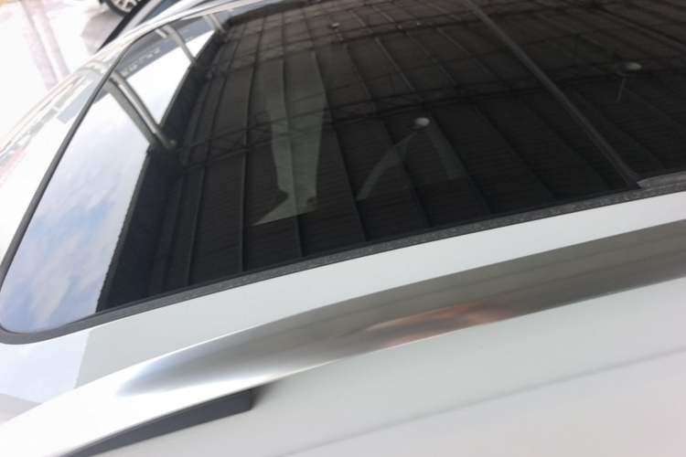 Used Volkswagen T-ROC 2025 300TSI DSG Two-Wheel Drive Chen Guang Edition Roof