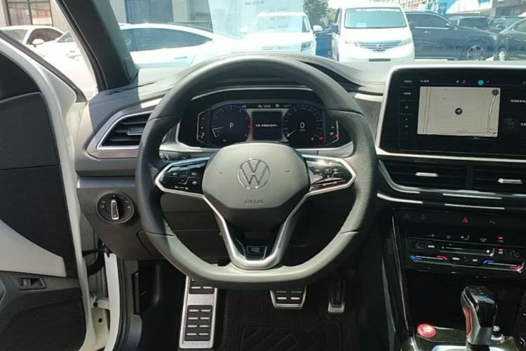 Used Volkswagen T-ROC 2025 300TSI DSG Two-Wheel Drive Chen Guang Edition Steering Wheel