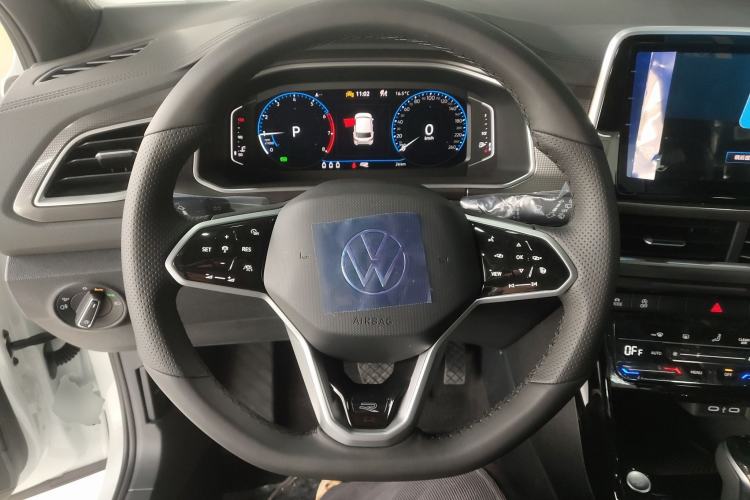 Used Volkswagen T-ROC 2025 Facelift Model 2 300TSI DSG Two-Wheel Drive Xingguang Edition Steering Wheel