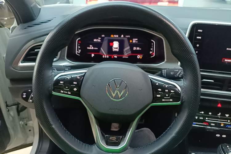 Used Volkswagen T-ROC 2025 300TSI DSG Two-Wheel Drive Chen Guang Edition Steering Wheel