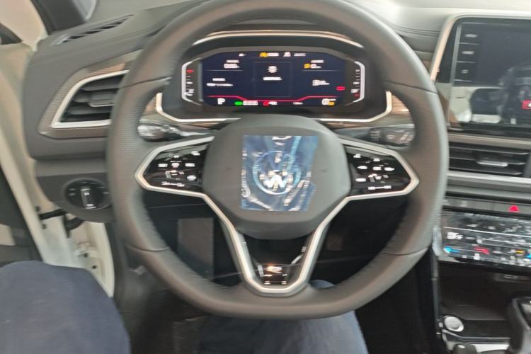 Used Volkswagen T-ROC 2025 Facelift Model 2 300TSI DSG Two-Wheel Drive Chenguang Edition Steering Wheel