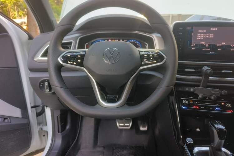 Used Volkswagen T-ROC 2025 300TSI DSG Two-Wheel Drive Chen Guang Edition Steering Wheel