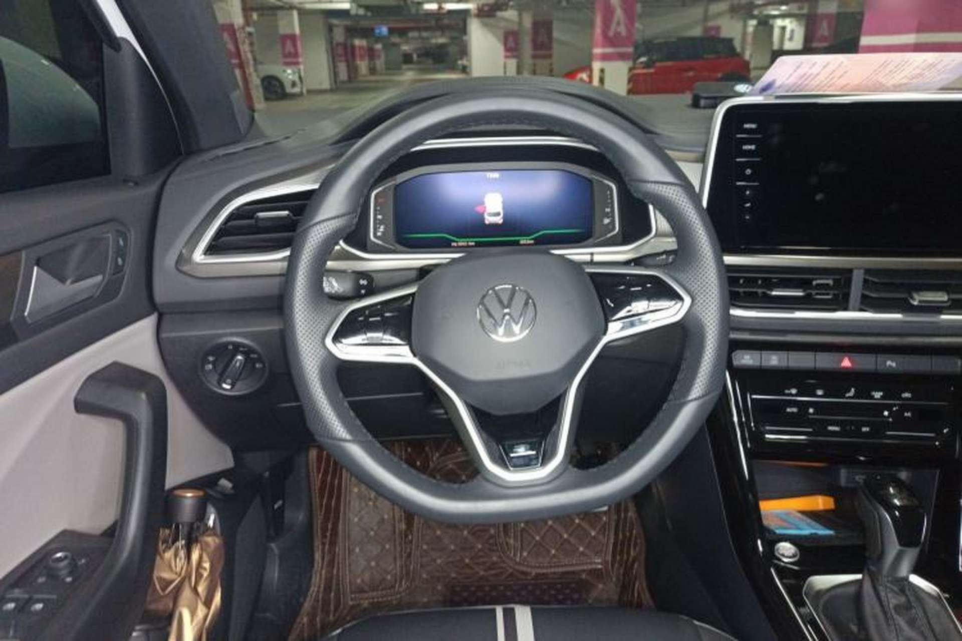 Used Volkswagen T-ROC 2025 300TSI DSG Two-Wheel Drive Chen Guang Edition Steering Wheel