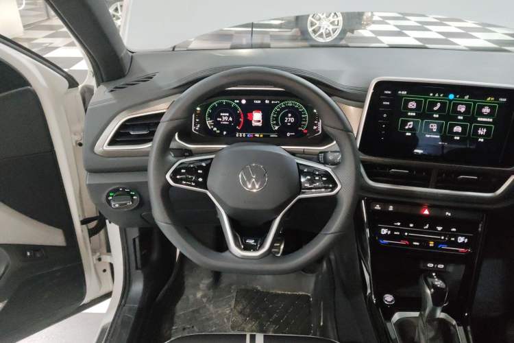 Used Volkswagen T-ROC 2025 300TSI DSG Two-Wheel Drive Chen Guang Edition Steering Wheel