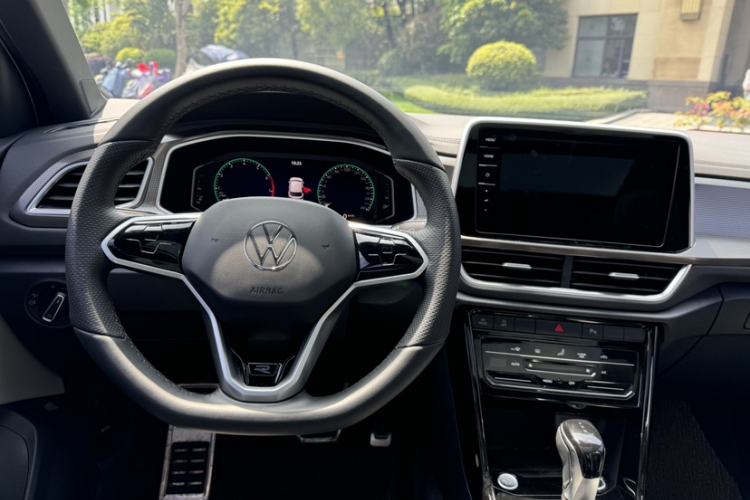 Used Volkswagen T-ROC 2025 Facelifted 300TSI DSG Two-Wheel-Drive Chen Guang Edition Steering Wheel