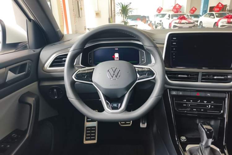 Used Volkswagen T-ROC 2025 300TSI DSG Two-Wheel Drive Chen Guang Edition Steering Wheel