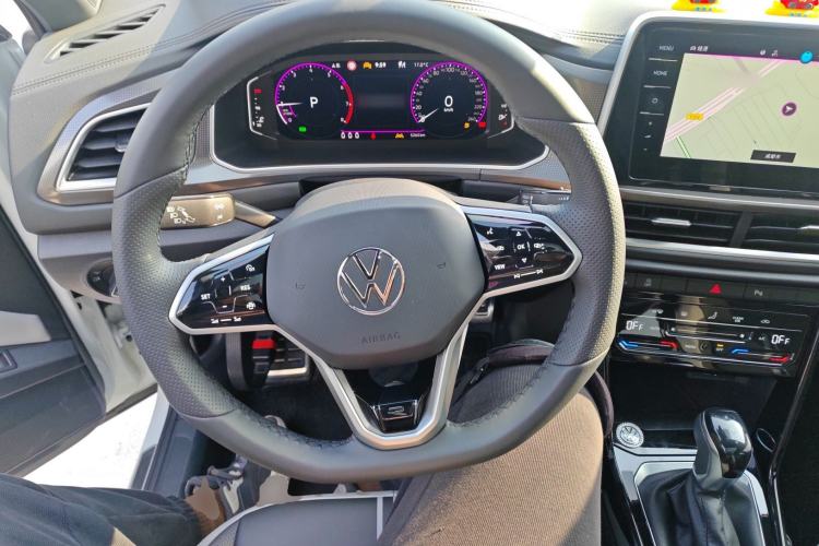 Used Volkswagen T-ROC 2025 300TSI DSG Two-Wheel Drive Chen Guang Edition Steering Wheel