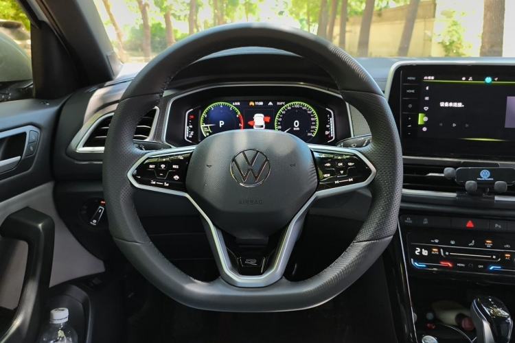 Used Volkswagen T-ROC 2025 300TSI DSG Two-Wheel Drive Chen Guang Edition Steering Wheel