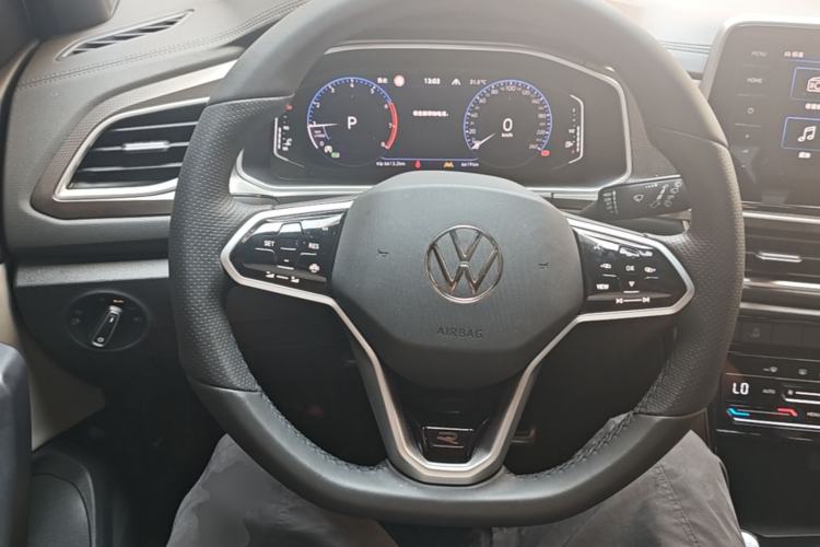 Used Volkswagen T-ROC 2025 300TSI DSG Two-Wheel Drive Chen Guang Edition Steering Wheel