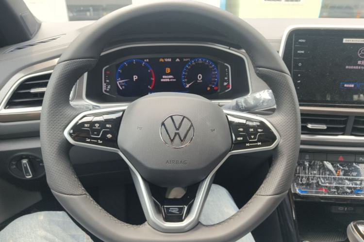 Used Volkswagen T-ROC 2025 Facelift Model 2 300TSI DSG Two-Wheel Drive Chenguang Edition Steering Wheel
