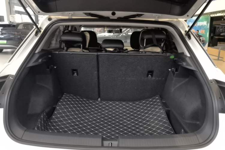 Used Volkswagen T-ROC 2025 Facelift Model 2 280TSI DSG Two-Wheel Drive Shiguang Edition Trunk
