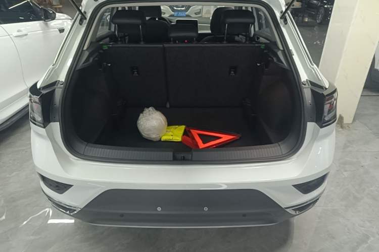 Used Volkswagen T-ROC 2025 Facelift Model 2 280TSI DSG Two-Wheel Drive Shiguang Edition Trunk