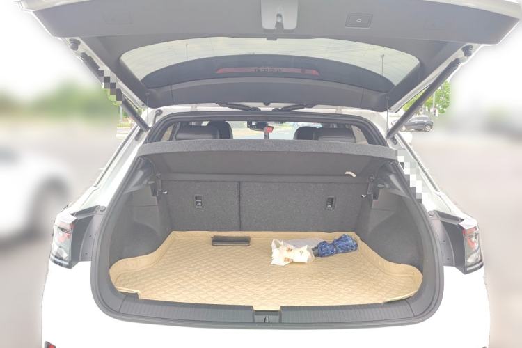 Used Volkswagen T-ROC 2025 300TSI DSG Two-Wheel Drive Chen Guang Edition Trunk