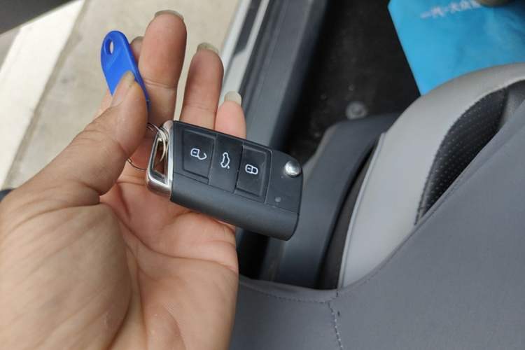 Used Volkswagen T-ROC 2025 300TSI DSG Two-Wheel Drive Chen Guang Edition Vehicle Key