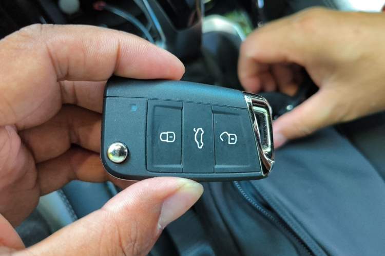 Used Volkswagen T-ROC 2025 300TSI DSG Two-Wheel Drive Chen Guang Edition Vehicle Key